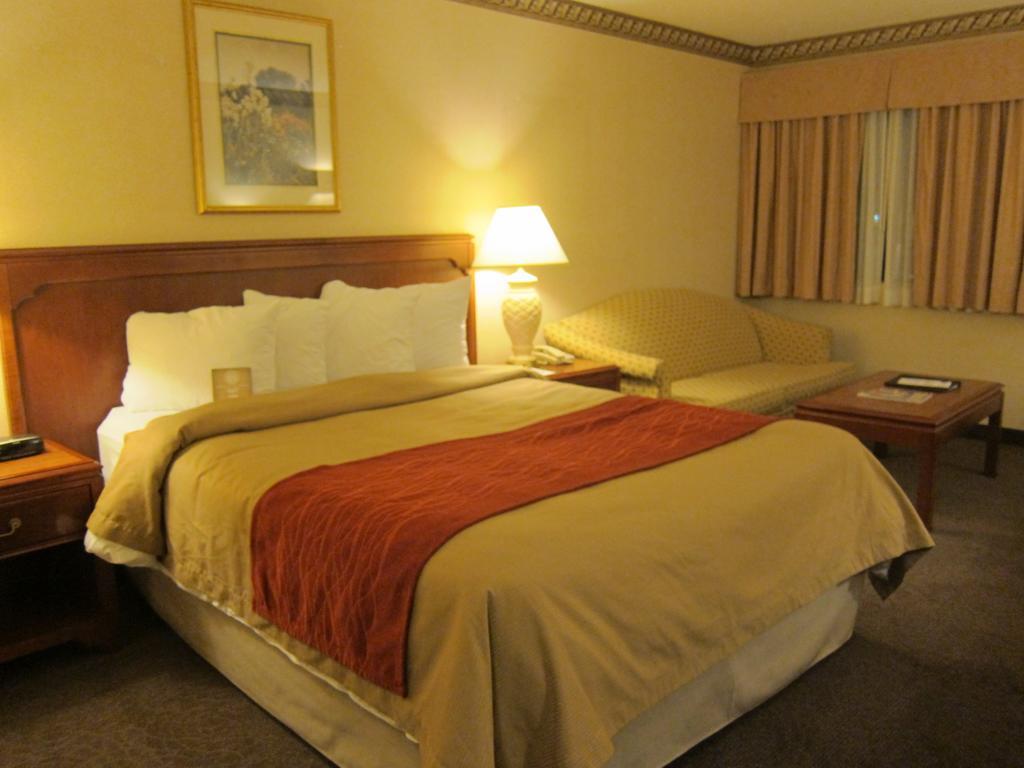 Comfort Inn Meadowvale Mississauga Exterior foto