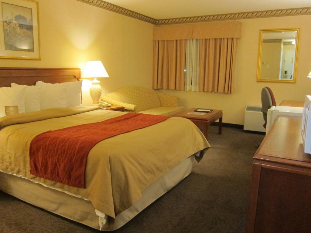 Comfort Inn Meadowvale Mississauga Exterior foto