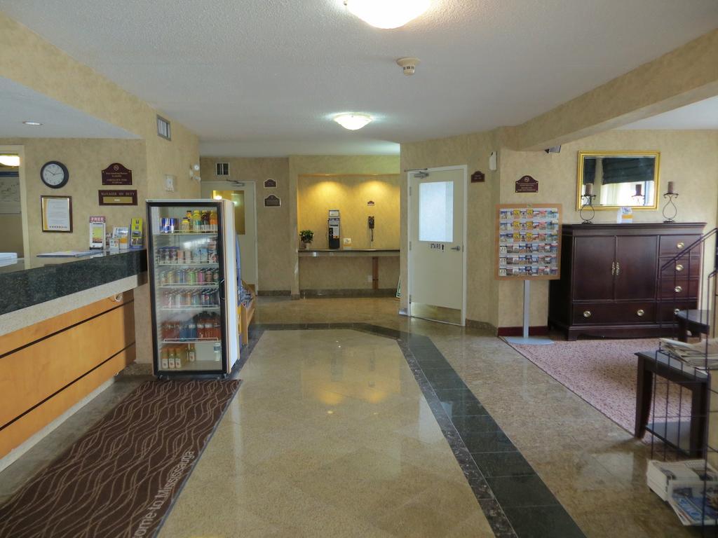 Comfort Inn Meadowvale Mississauga Exterior foto