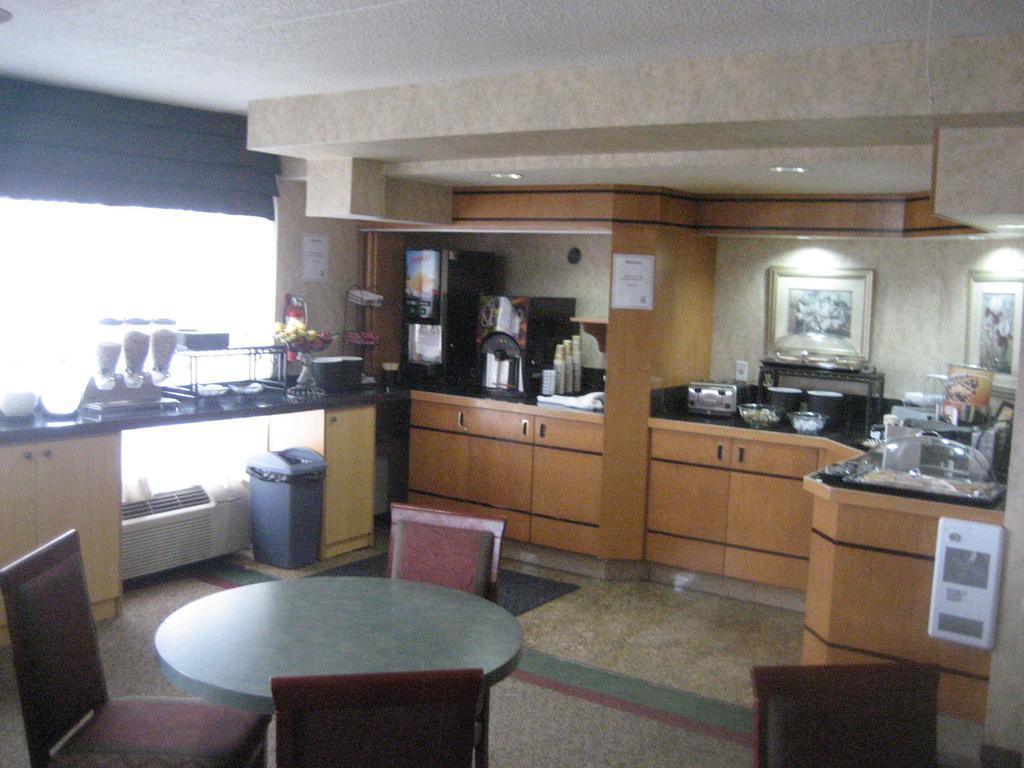 Comfort Inn Meadowvale Mississauga Exterior foto